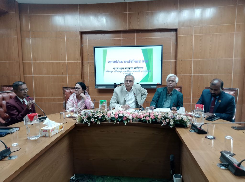 ‘মফস্বলের সংবাদ কর্মীদের বেতন ও অন্যান্য সুবিধাদির বৈষম্য দূর করা হবে’   – কামাল আহমেদ