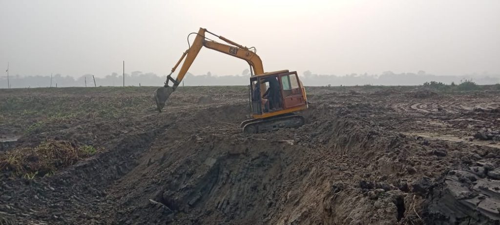 সালথায় চলছে মাটিকাটা ও বালু উত্তোলনের মহোৎসব