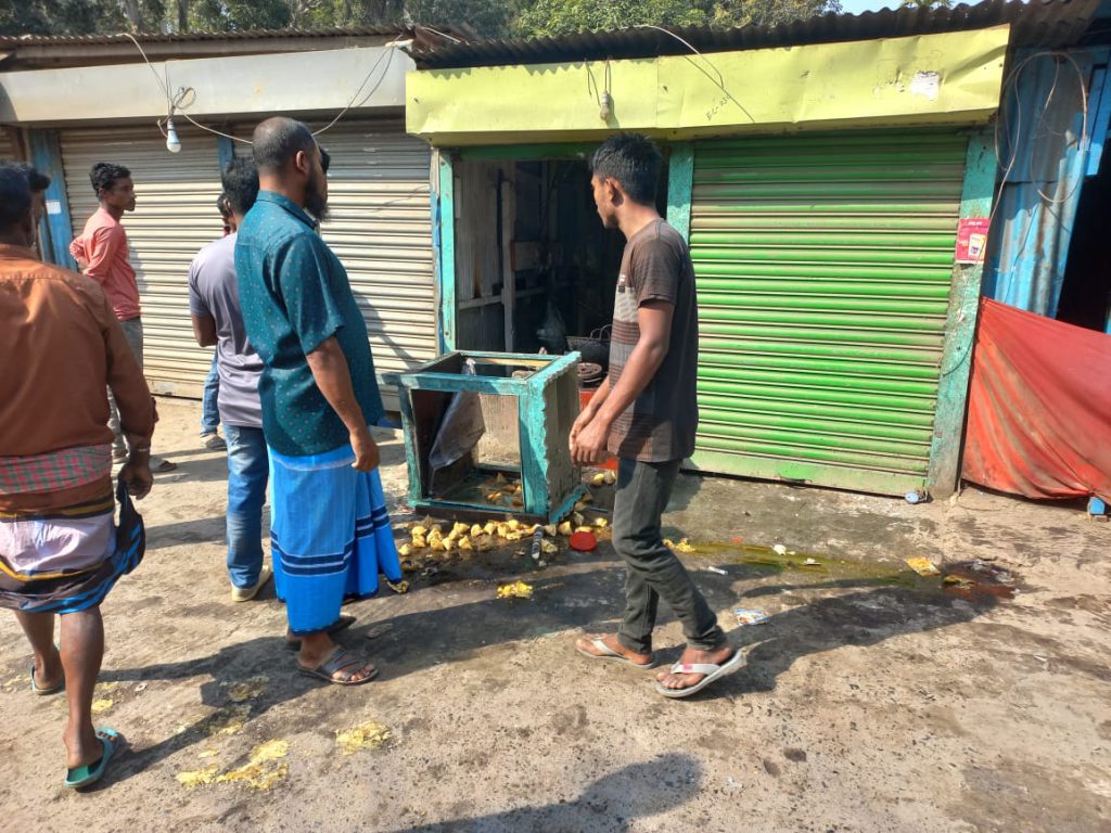 সালথায় বিএনপি নেতার ভাতিজাকে কোপাল শ্রমিকলীগ নেতার ভাতিজা