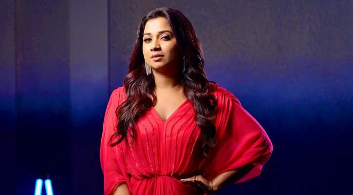 বিপাকে শ্রেয়া ঘোষাল, সতর্ক করলেন ভক্তদের