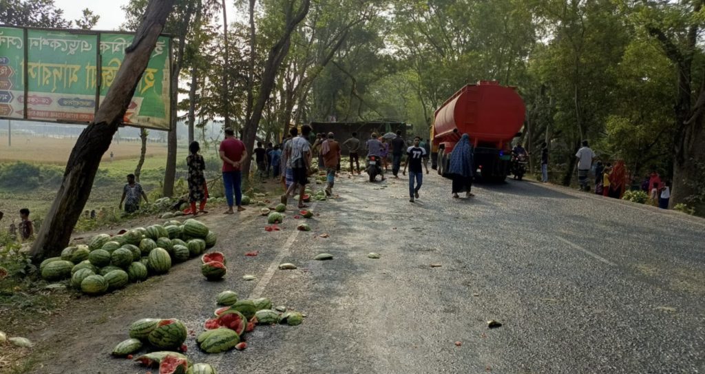 ফরিদপুরে ট্রাক-মোটরসাইকেল-অটোরিক্সার ত্রিমুখী সংঘর্ষে দুইজন নিহত