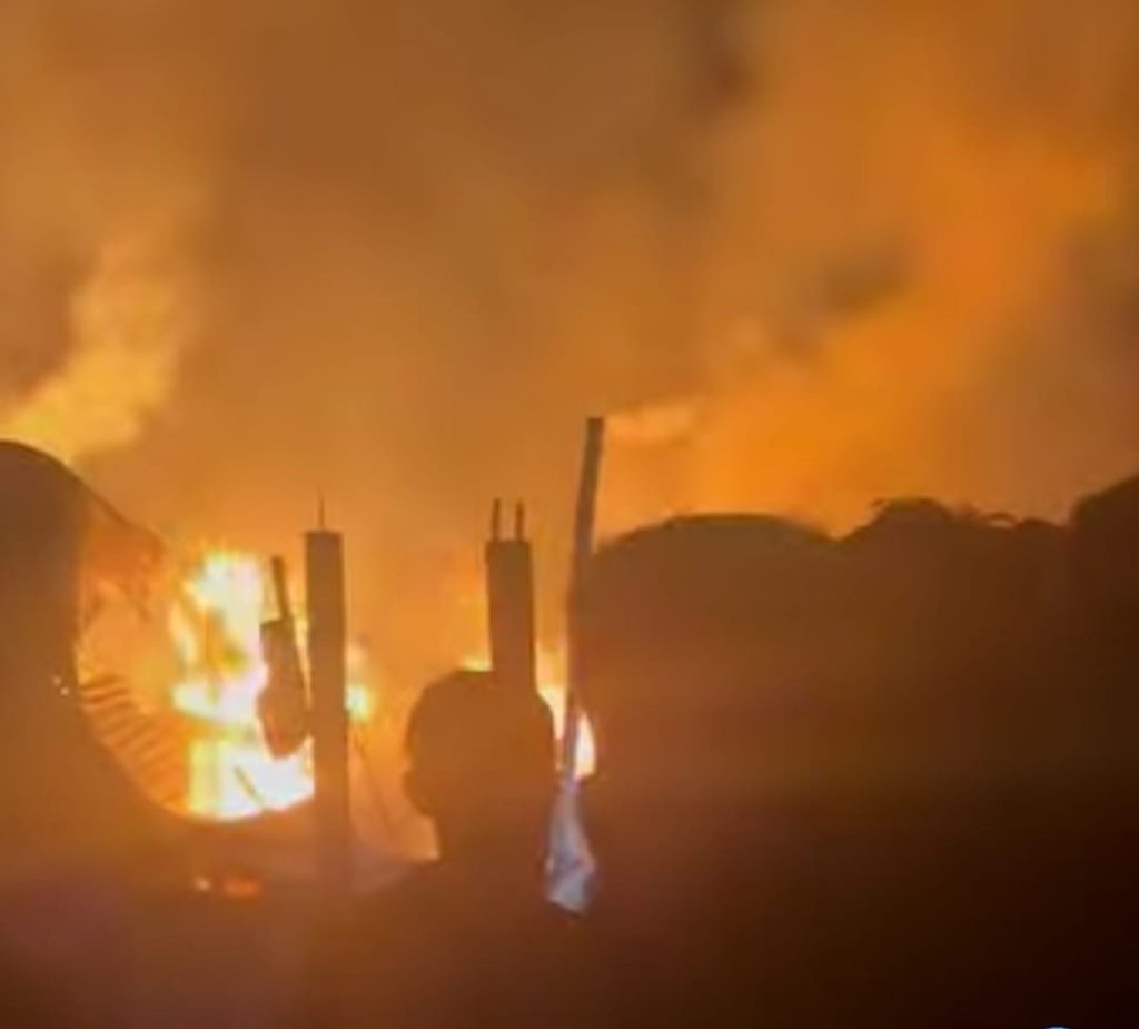 মধুখালীতে ভয়াবহ অগ্নিকান্ডে ৯টি দোকান ভাস্মিভূত, ৯ লক্ষাধিক টাকার ক্ষতি