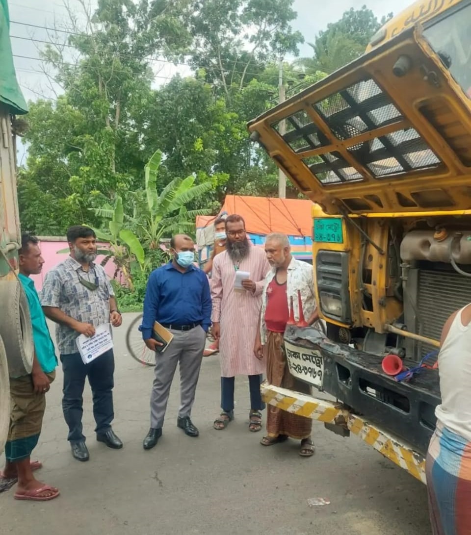ফরিদপুরে নিষিদ্ধ হাইড্রোলিক হর্ন ব্যবহার করায় ছয় পরিবহনকে জরিমানা