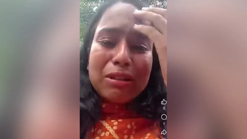 ফরিদপুরে বৈষম্যবিরোধী ছাত্র আন্দোলনের নেত্রীকে রাস্তায় ফেলে মারধর
