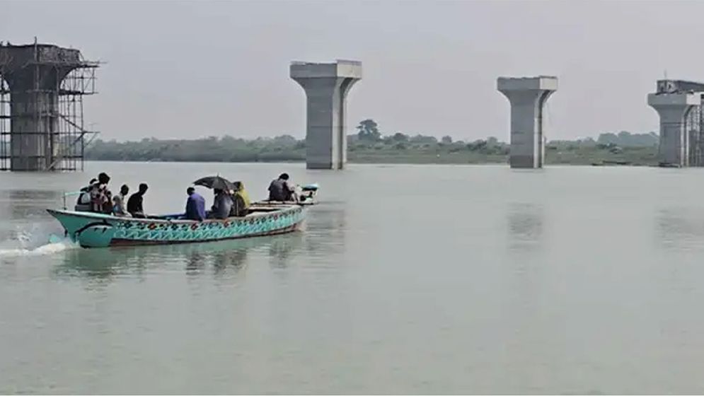 ফরিদপুরে সাত বছরেও শেষ হয়নি একটি সেতুর কাজ