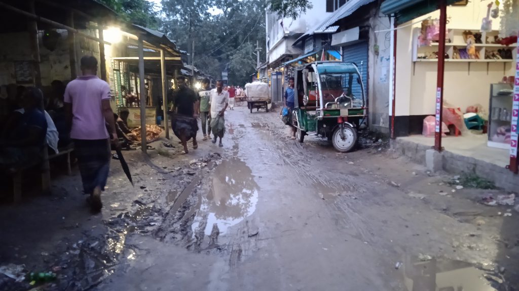 মধুখালীতে দেবে গেছে ইটের রাস্তা, দুর্ভোগে মানুষ