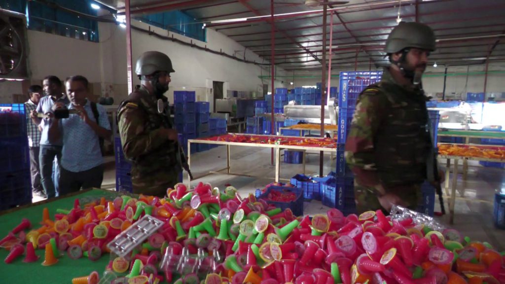 ফরিদপুরে শিশু খাদ্য কারখানায় যৌথবাহিনীর অভিযান, কারখানা সিলগালা