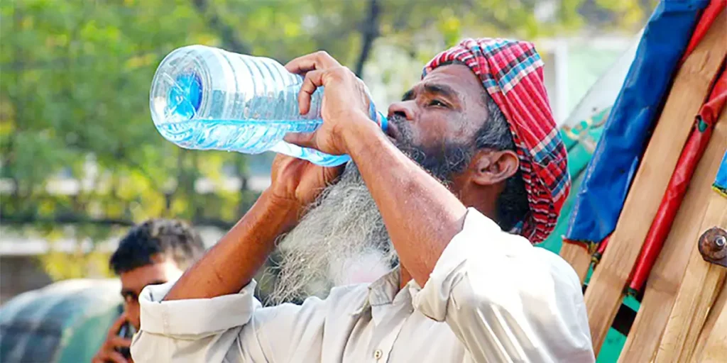 সালথায় তীব্র গরমে বাড়ছে ডায়রিয়াসহ নানা রোগ