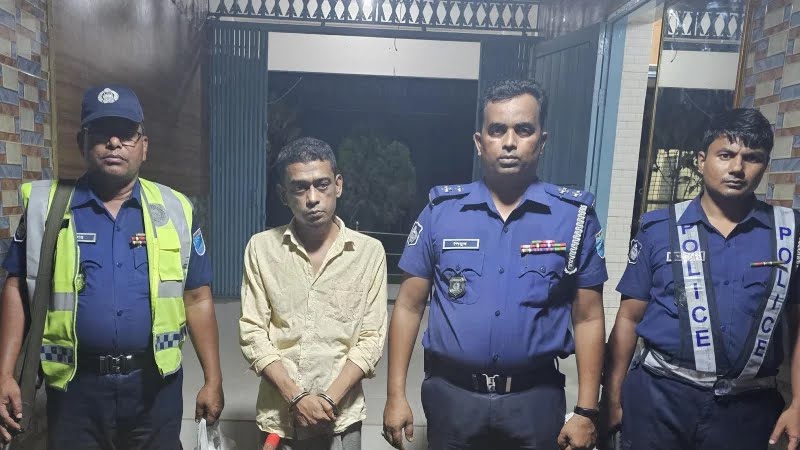ফরিদপুরে ইয়াবা ও দেশীয় অস্ত্রসহ মাদক কারবারি আটক