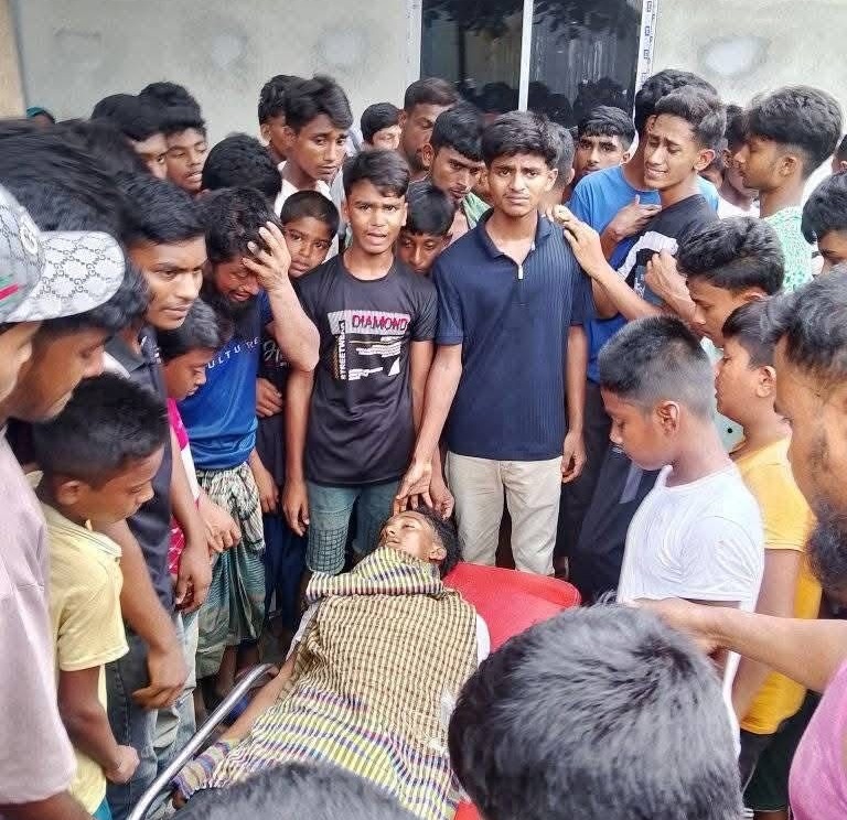 আলফাডাঙ্গায় মোটরসাইকেল-মাইক্রোবাস সংঘর্ষে প্রাণ গেল স্কুল ছাত্রের