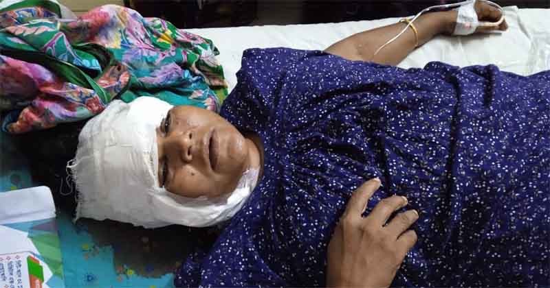 সালথায় গভীর রাতে ঘরে ঢুকে নারীকে কুপিয়ে জখম