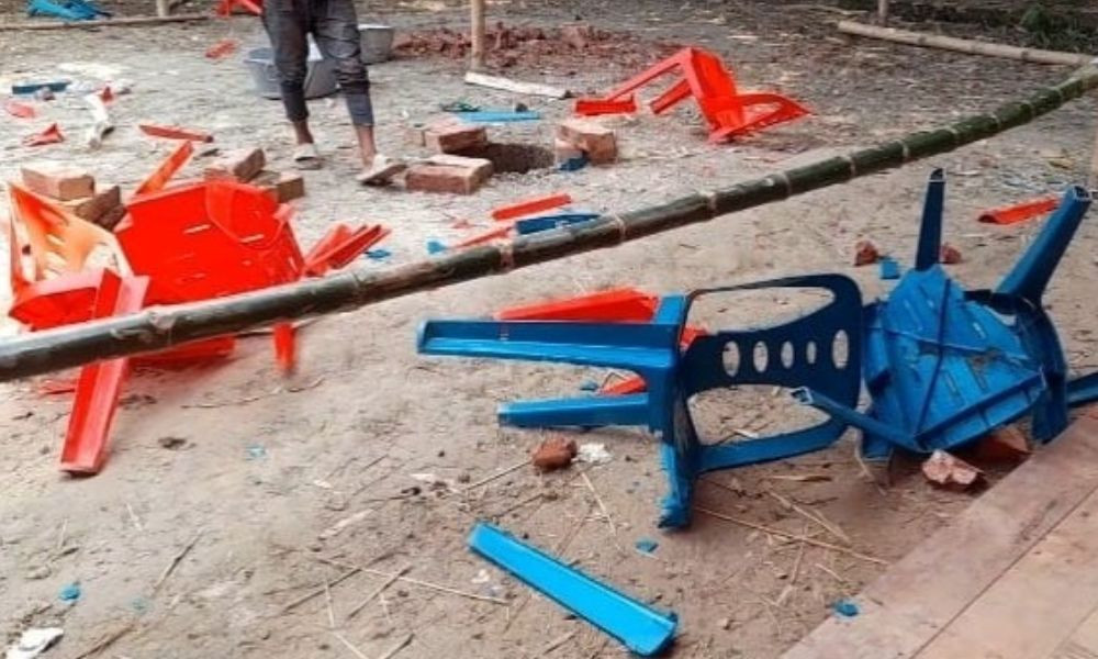 ফরিদপুরে গভীর রাতে টর্চ জ্বালিয়ে দুই দল গ্রামবাসীর সংঘর্ষে আহত ২০