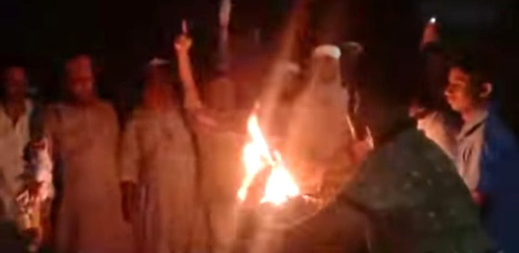 ফরিদপুরে বিএনপি’র সম্মেলন প্রস্তুতি কমিটি বাতিলের দাবিতে এক্সপ্রেসওয়েতে অবরোধ, যানজট-ভোগান্তি