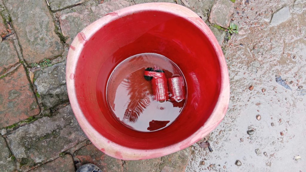 ফরিদপুরে বসতবাড়ির আঙ্গিনা থেকে ককটেল উদ্ধার