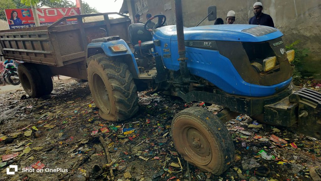 সালথায় ট্রলির চাপায় প্রাণ গেল শিশুর