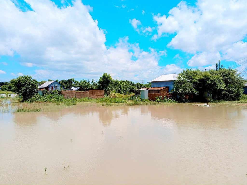 ফরিদপুরে আড়িয়াল খাঁ ও পদ্মায় পানি বৃদ্ধি, বন্যা-নদী ভাঙন আতঙ্কে মানুষ