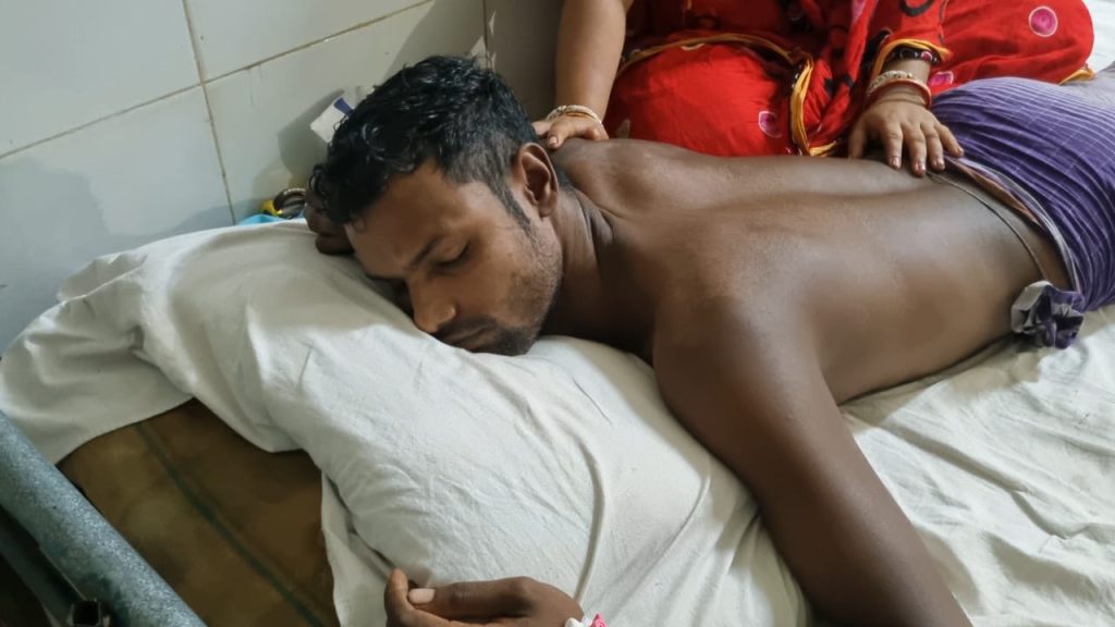 ভাঙ্গায় টাকার জন্য বড় ভাইয়ের ছোট ভাইকে মারধর