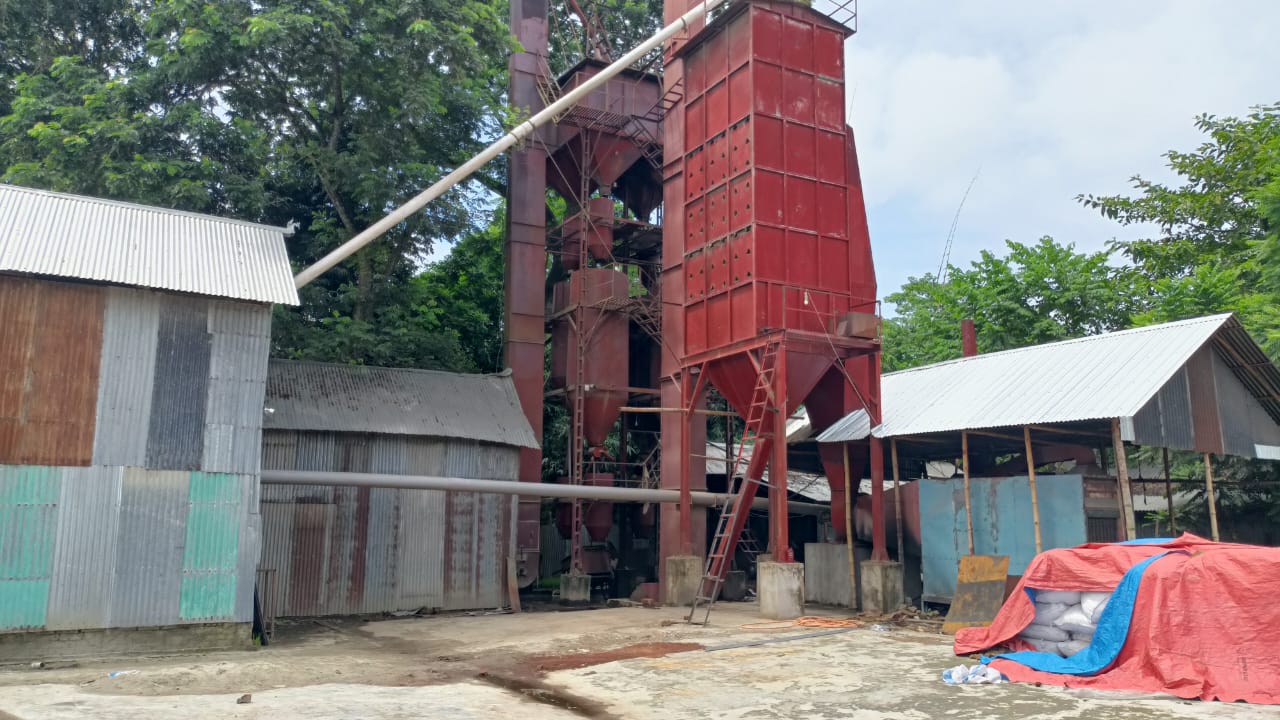 আলফাডাঙ্গায় জনবসতি ঘেঁষে চালকল স্থাপন, মারাত্মক দূষণ হচ্ছে পরিবেশ