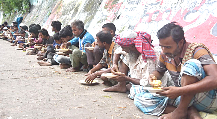 ভালো কাজের বিনিময়ে পেট ভরে খাওয়া