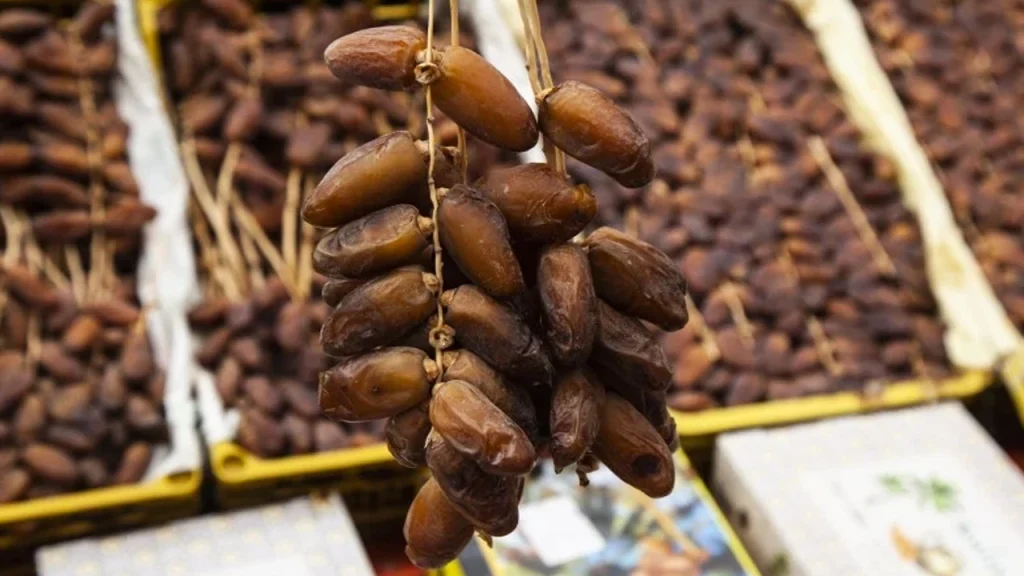 খেজুরে ভরপুর মরক্কোর বাজার