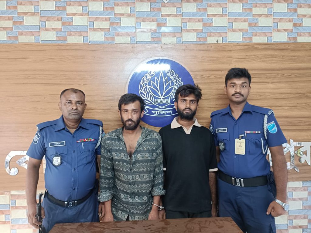 ফরিদপুরে সাঁড়াশি অভিযানে পুলিশের জালে আরও দুই ছিনতাইকারী 