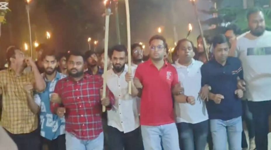 ফরিদপুরে আওয়ামী লীগ পুনর্বাসনের প্রতিবাদে ছাত্রদলের মশাল মিছিল