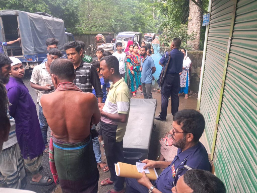 ফরিদপুরে বিদ্যুৎস্পৃষ্টে প্রাণ গেল মাটিকাটা শ্রমিকের 