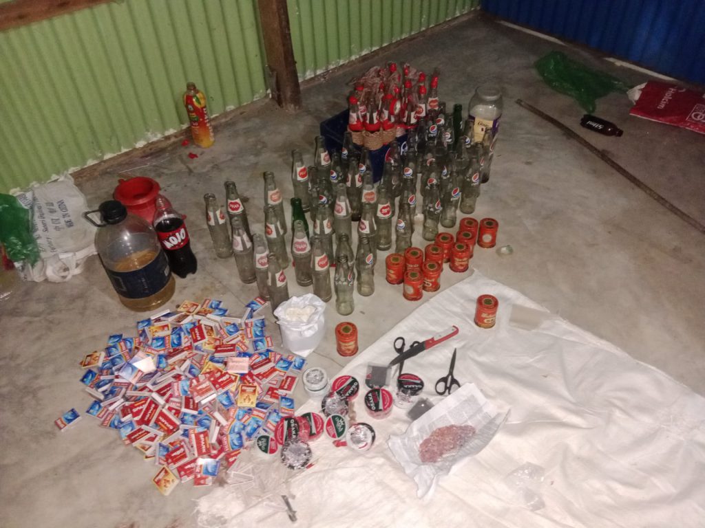 ফরিদপুরে লকডাউনকে ঘিরে বিপুল পরিমাণ বোমা-ককটেল ও বিস্ফোরক উদ্ধার, আটক ৩