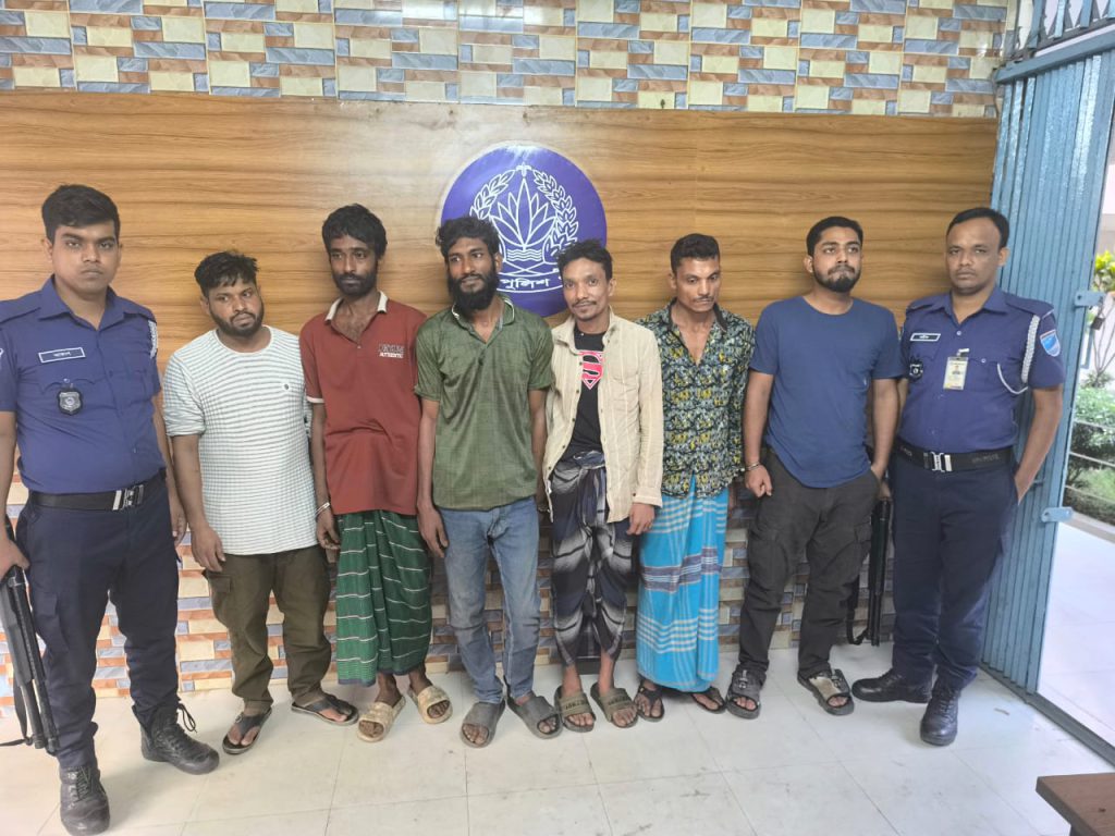 ফরিদপুরে ছিনতাই বিরোধী অভিযানে ৬ ছিনতাইকারী গ্রেপ্তার
