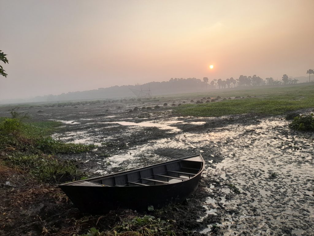 ফরিদপুরে হেমন্ত ঋতুতেই প্রকৃতিতে শীতের আগমনী বার্তা