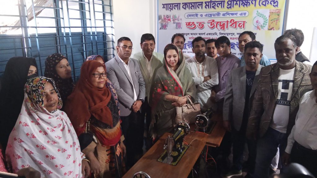 ফরিদপুরে নারীদের স্বাবলম্বী করতে বিনামূল্যে প্রশিক্ষণের উদ্বোধন করলেন নায়াব ইউসুফ