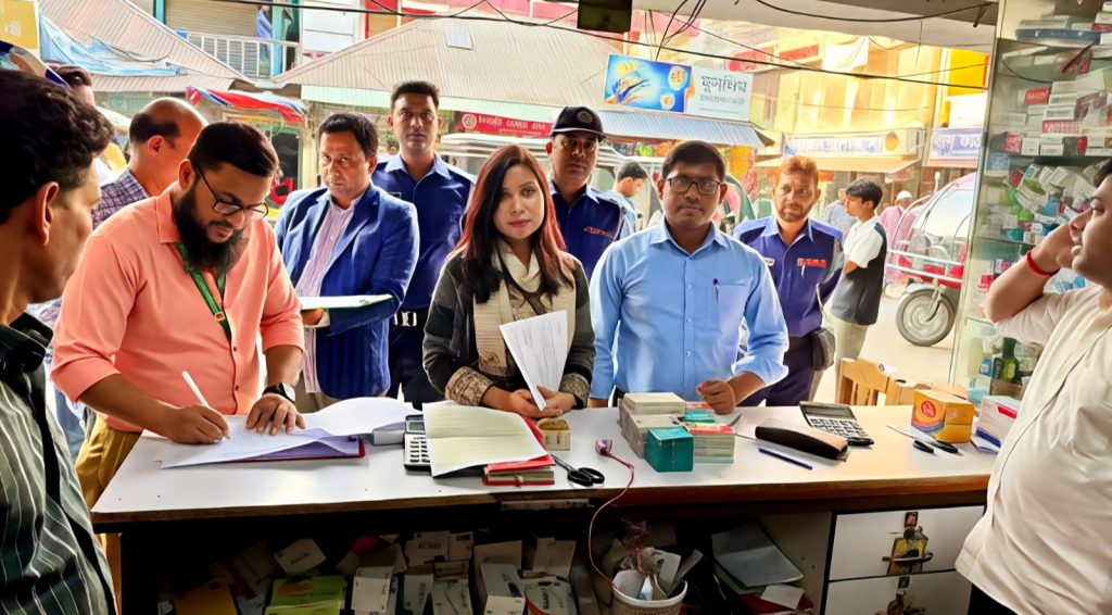 সদরপুরে মেয়াদোত্তীর্ণ ওষুধ বিক্রি, ৬ ফার্মেসিকে জরিমানা