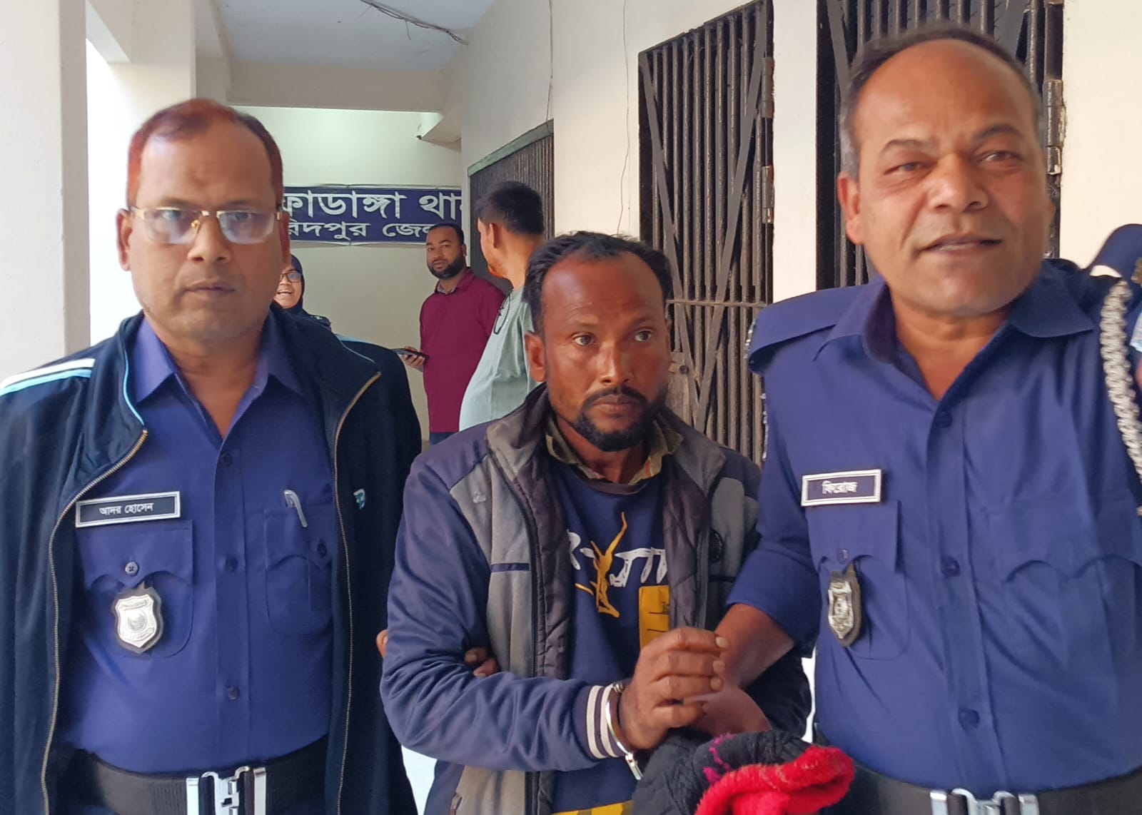 আলফাডাঙ্গায় চাঞ্চল্যকর শিশু জায়ান হত্যা: রশির সূত্র ধরে গ্রেপ্তার প্রতিবেশী