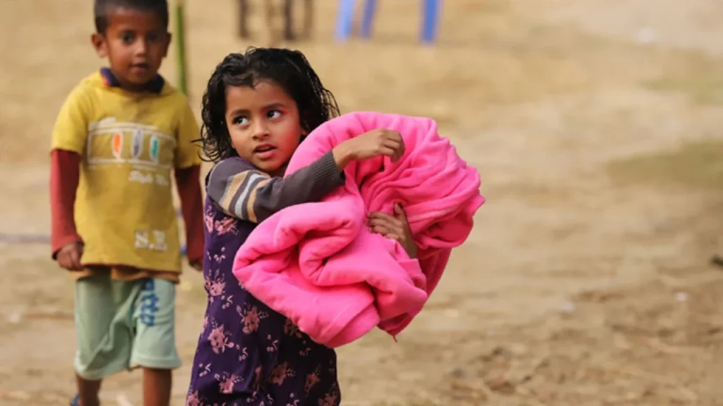 শীতে ছড়িয়ে দিন মানবিক উষ্ণতা