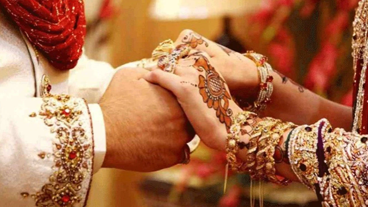 স্বামী-স্ত্রীর ভালোবাসা বৃদ্ধি পায় যে দোয়ায়