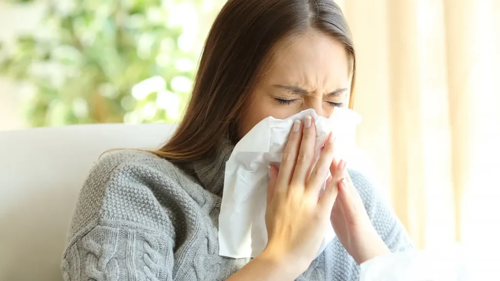 শীতকালীন অ্যালার্জি থেকে যেভাবে রক্ষা পাবেন