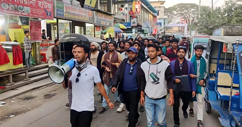 ওসমান হাদির ওপর গুলিবর্ষণের প্রতিবাদে সদরপুরে ছাত্রদলের বিক্ষোভ