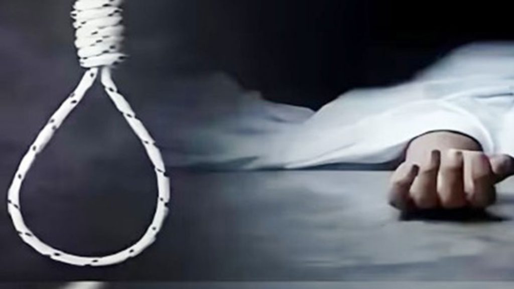 আলফাডাঙ্গায় আমগাছে ঝুলে তরুণীর আত্মহত্যা, চিরকুটে লিখে গেলেন কেউ দায়ী নয়