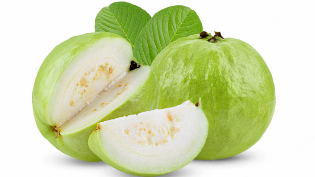 পেয়ারা খোসাসহ খাওয়া ভালো নাকি খোসা ছাড়িয়ে, যা বলছেন পুষ্টিবিদ