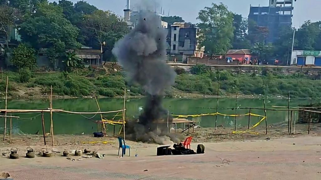 ফরিদপুরে শক্তিশালী রিমোট কন্ট্রোল বোমা নিষ্ক্রিয়, ২৪ ঘণ্টা পর নিরাপদ শহর