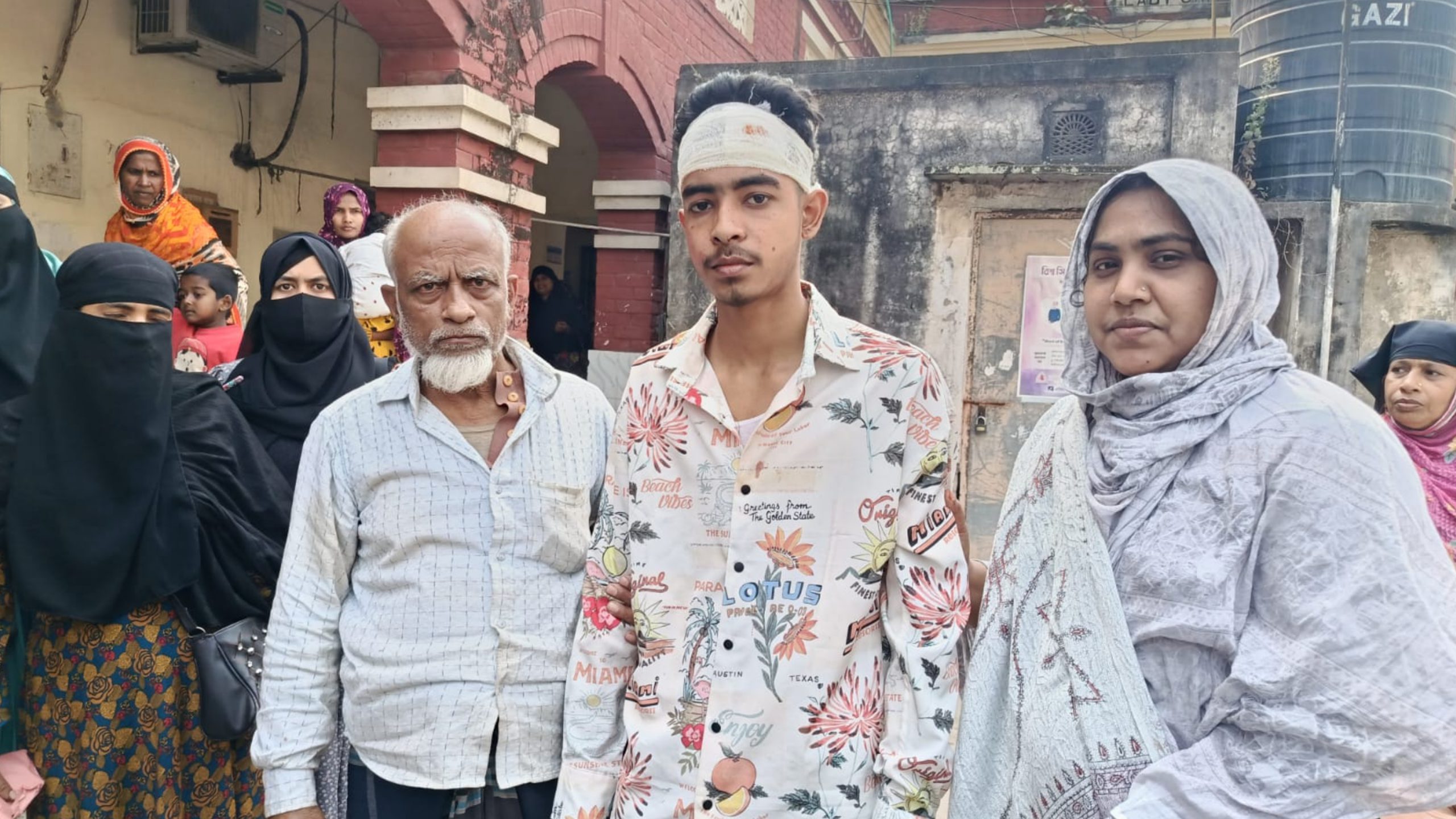 ফরিদপুর স্কুলে ঢুকে এসএসসি পরীক্ষার্থীকে হাতুড়িপেটা