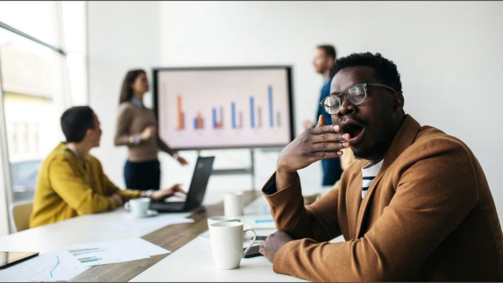 মিটিং চলাকালে ঘুম পায়? কাজে আসবে এই সহজ টিপস