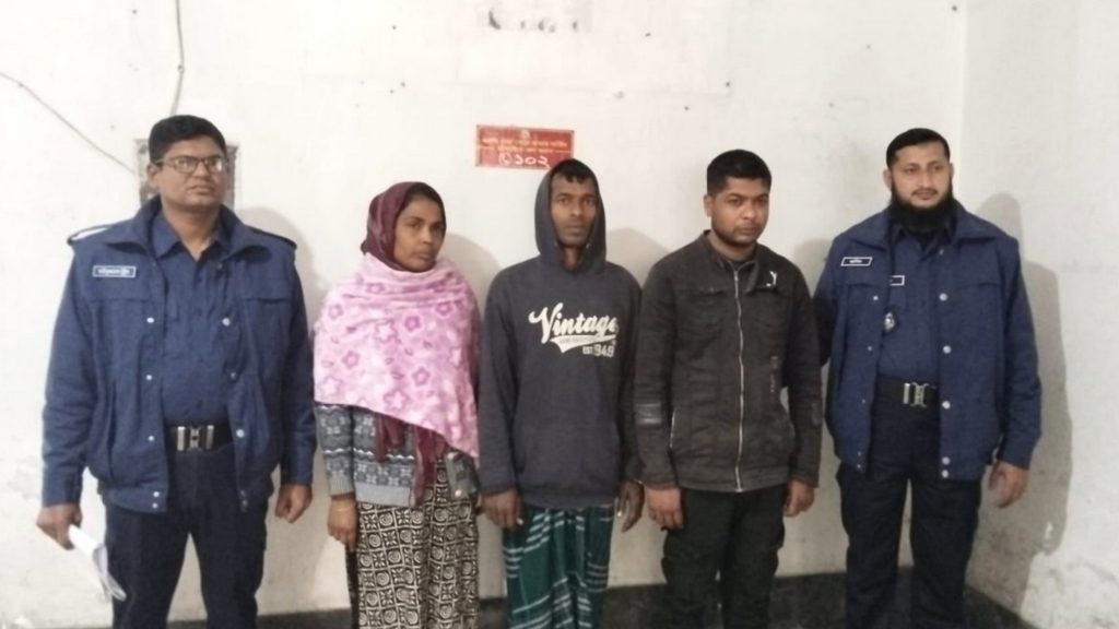 মধুখালীতে সেনা-পুলিশের সাঁড়াশি অভিযান, মাদকসহ ধরা পড়লো নারীসহ তিনজন