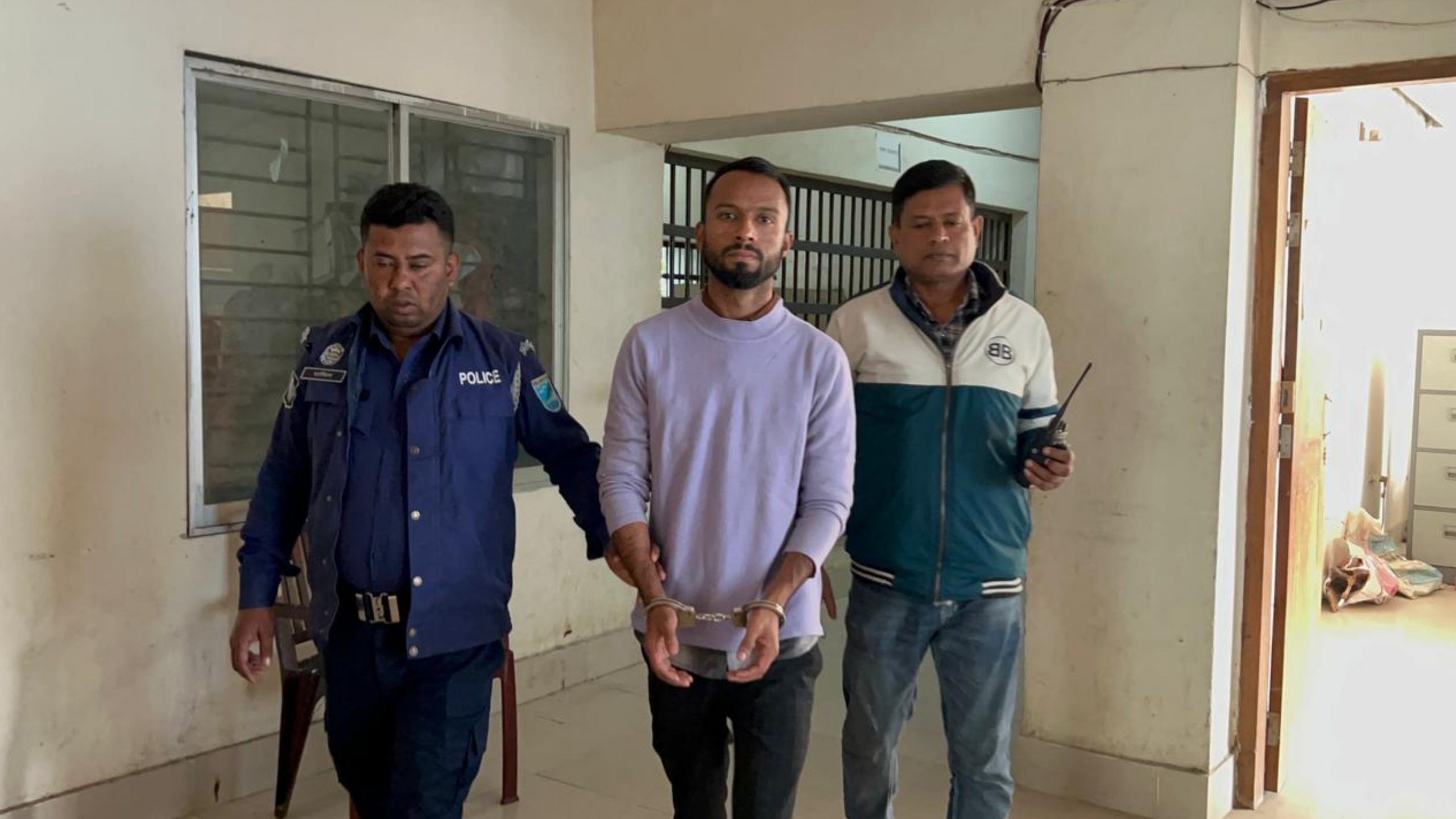 নগরকান্দায় সাবেক স্ত্রীর অন্তরঙ্গ ছবি–ভিডিও ছড়ানোর অভিযোগে গ্রেপ্তার প্রবাসী