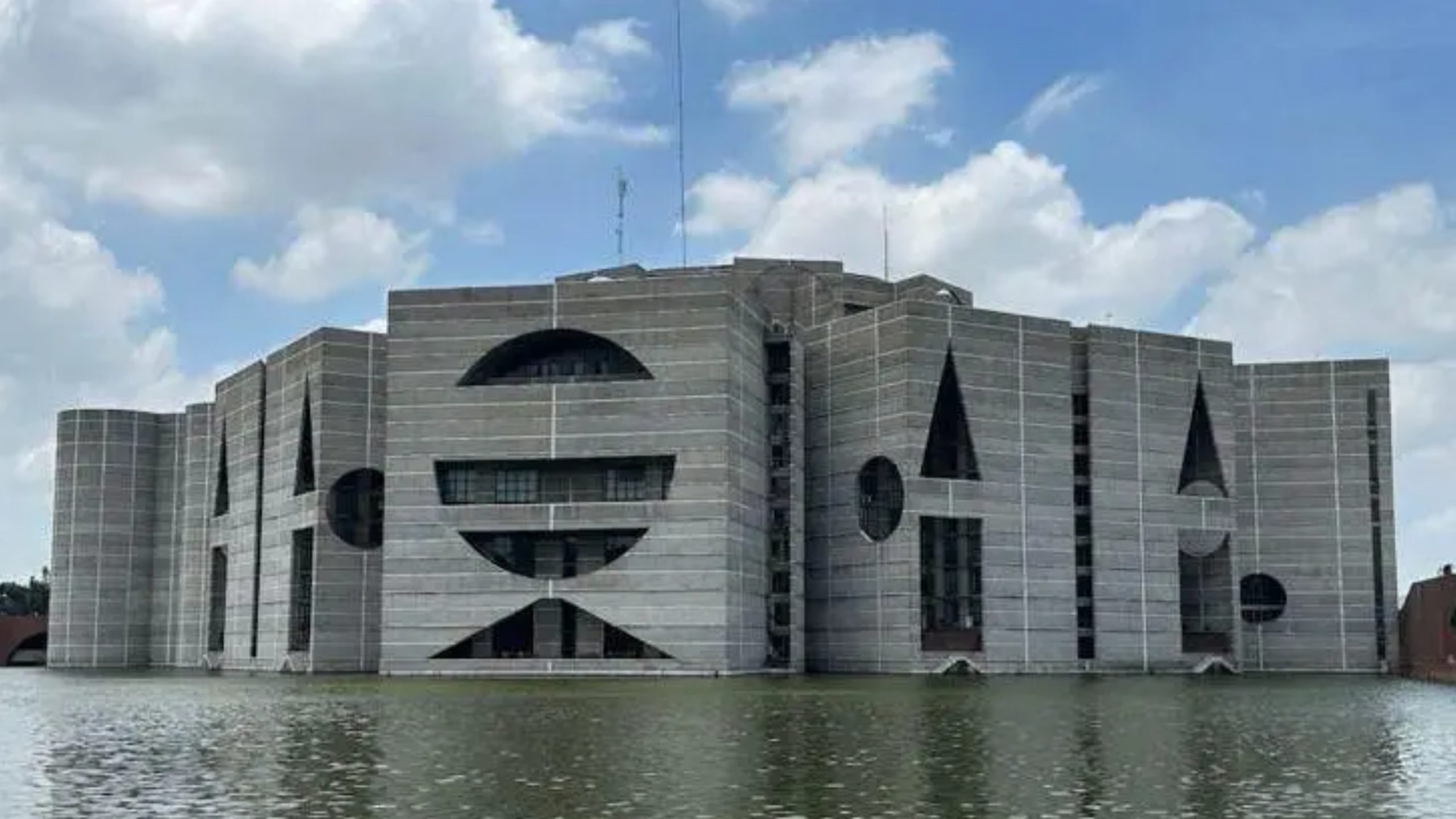 একক সংখ্যাগরিষ্ঠতা, কোয়ালিশন সরকার, ক্ষমতা হস্তান্তর – এগুলো কীভাবে হয়?