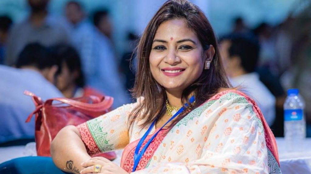 কে এই আলোচিত নীলা ইসরাফিল? জানুন তার পরিচয়