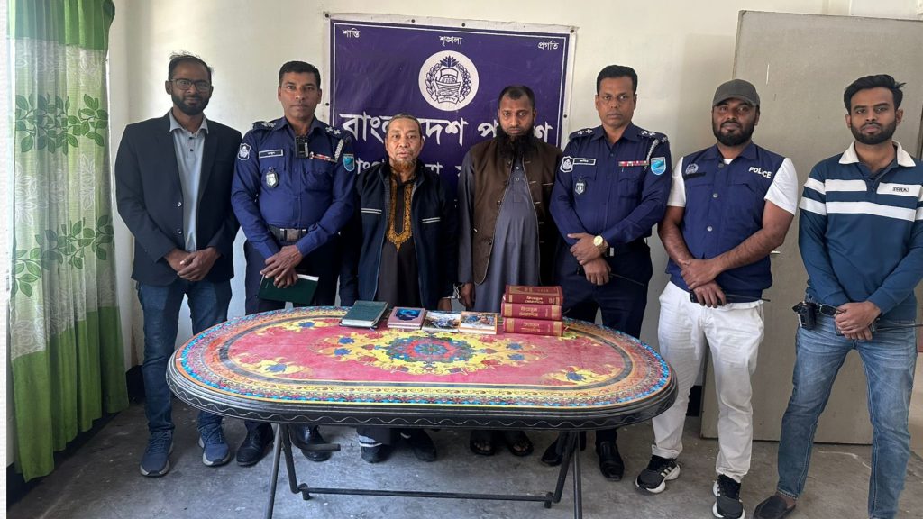 ভাঙ্গায় মসজিদে ‘ইমাম’ পরিচয়ে খ্রিস্টান ধর্মের প্রচারণা, দু’জন আটক