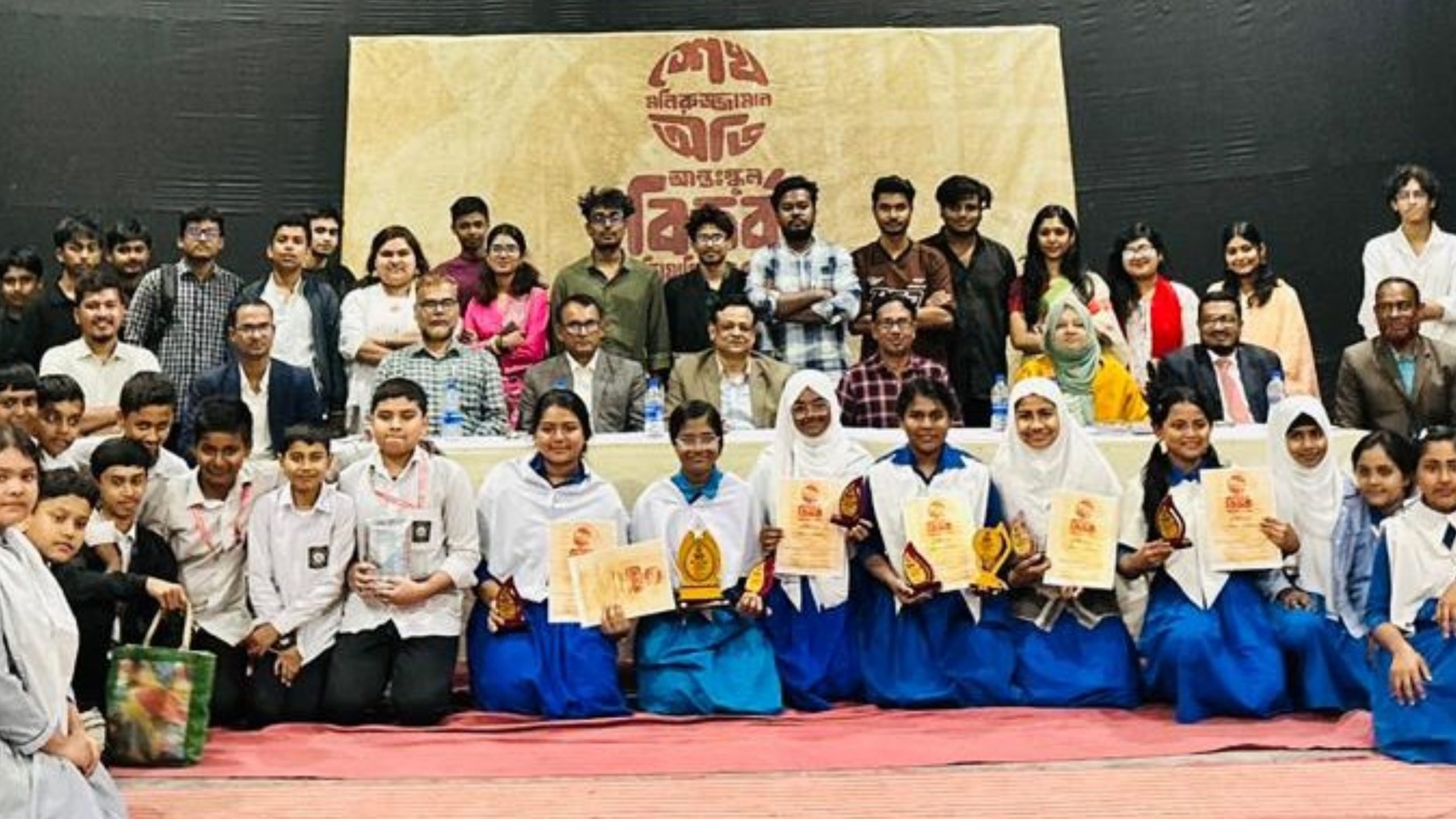 ফরিদপুরে যুক্তির মঞ্চে জমজমাট লড়াই, শেষ হলো অভি আন্তঃস্কুল বিতর্ক প্রতিযোগিতা