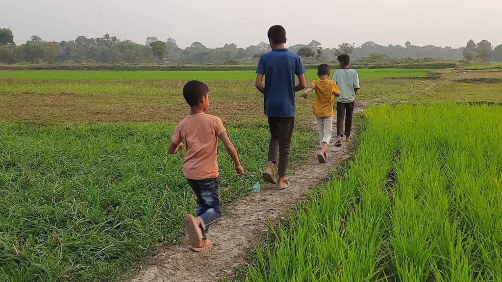 “গাঁয়ের সেই দিনগুলি”