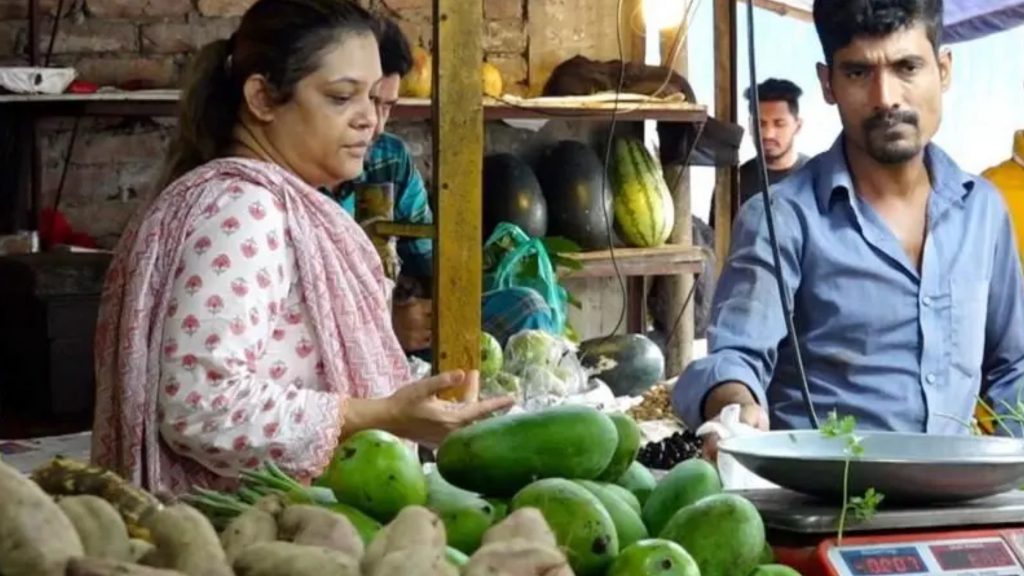 অন্তর্বর্তী সরকারের দেড় বছরে অর্থনীতি ঘুরে দাঁড়াল, নাকি আরও চাপে পড়ল দেশ?